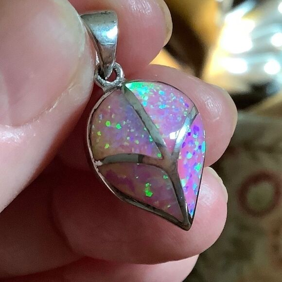 Sterling SILVER 925 AUSTRALIAN FIERY PINK OPAL LEAF PENDANT NEW​​ - Picture 8 of 9